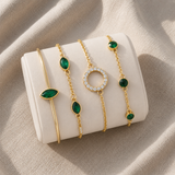 Conjunto elegante de 4 pulseiras verde-esmeralda e douradas – estilo boho
