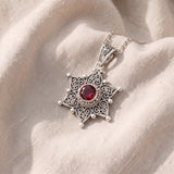 Colar elegante Jessindra Carmalyth em prateado