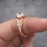 Anel exótico com coroa floral, adornado com zircões cintilantes