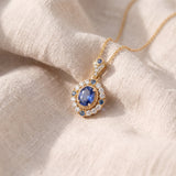 Colar elegante de ouro com pendente Celeste Royale