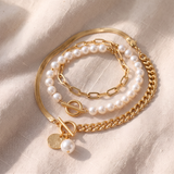 Conjunto elegante de 4 pulseiras douradas – corrente de malha cobra, pérolas e elos | Ouro