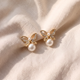 Brincos vintage em forma de borboleta com pérolas