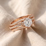 Anel vintage elegante com zircónias brilhantes