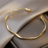 Pulseira de dourado luxuosa para um visual sofisticado