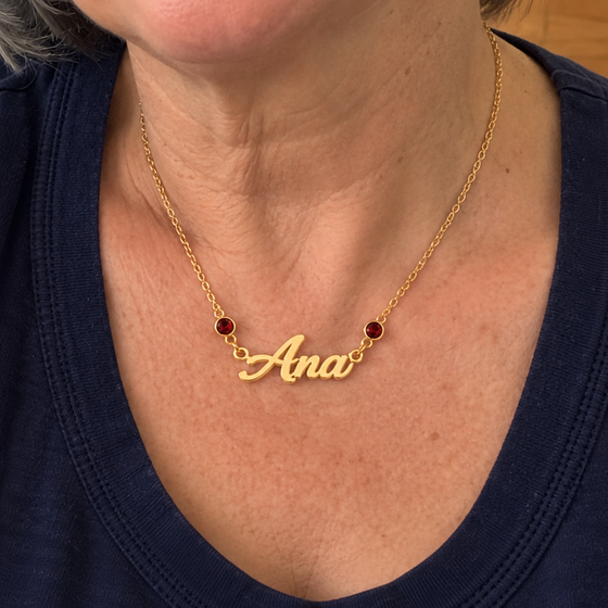 Colar personalizado Ana com pedras vermelhas