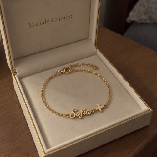 Pulseira personalizada Sofia com cruz na caixa Matilde Coimbra