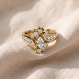 Anel dourado vintage com zircónias elegantes