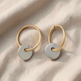 Brincos elegantes prateados, feitos à mão