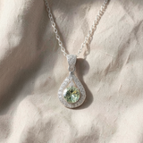 Colar elegante com esmeralda natural