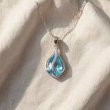 Colar Grace elegante em azul brilhante