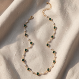 Colar com pendente verde-esmeralda