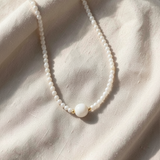 Colar elegante com pérolas