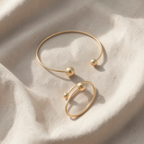 Conjunto elegante e minimalista de colar e pulseira | Brilho dourado