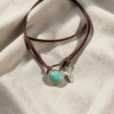 Colar boémio com elegante pendente turquesa