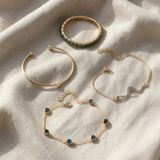 Conjunto boho luxuoso de 4 pulseiras em verde-esmeralda e dourado